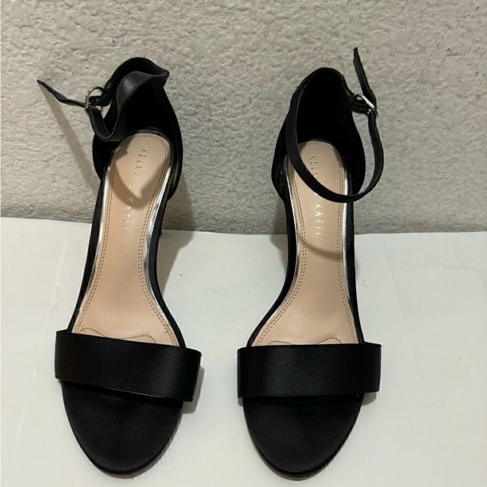 Kelly and Katie Kaini Satin Heels size 8.5